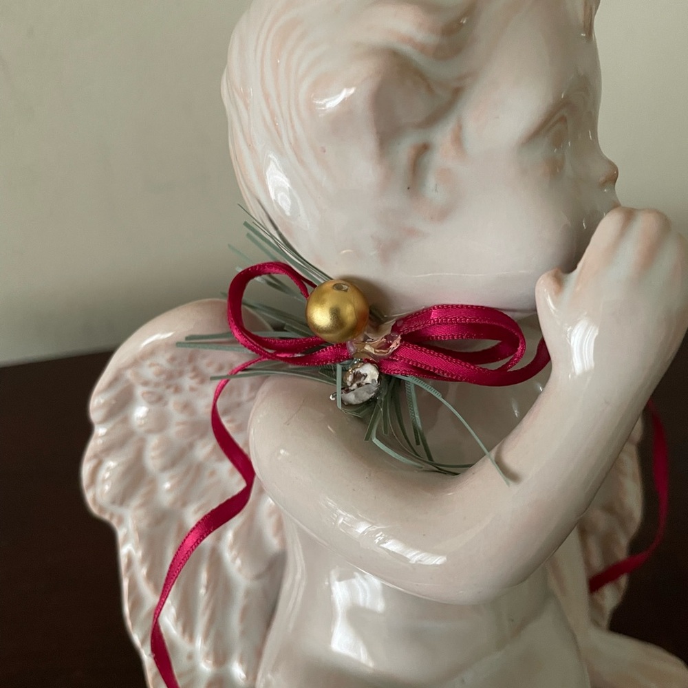 Angel shelf sitter in a soft pink glaze figurine is approximately 8” see photos - Picture 5 of 9